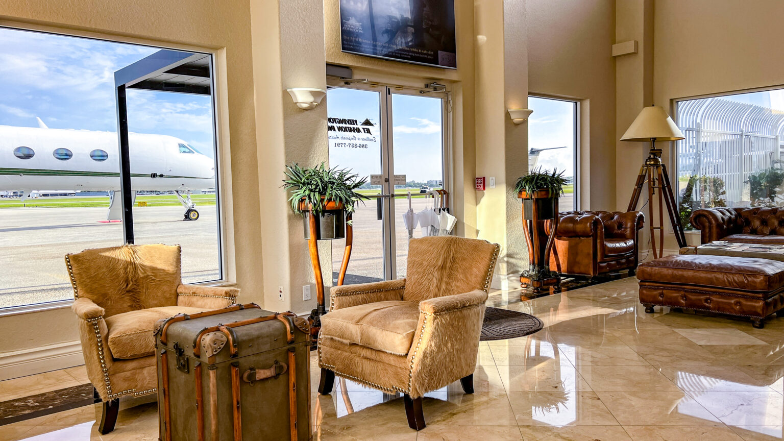 Fontainebleau Aviation (KOPF) OpaLocka, Miami, FL Paragon Network